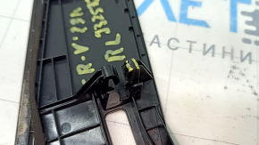 Left tailgate hinge cover for Honda CRV 23-26, crack in mounting