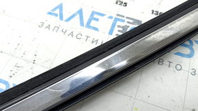 Lincoln MKX 16-18 rear right window seal with upper chrome molding, worn