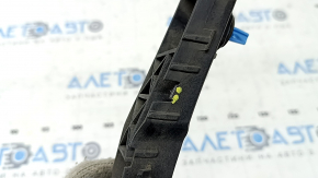 The right rear bumper mount for a Kia Niro 17-22 is broken.