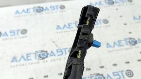 The right rear bumper mount for a Kia Niro 17-22 is broken.