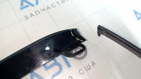 The left fog light frame molding for a BMW 3 F30 16-18 is broken, and the mount is broken.