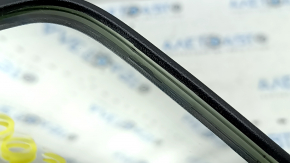 The interior mirror of the Kia Niro 17-22 is black and empty, with amalgam coming out.