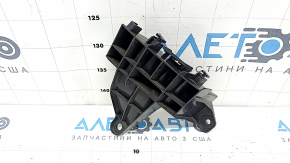 Rear bumper mount under the right light Toyota Venza 21-