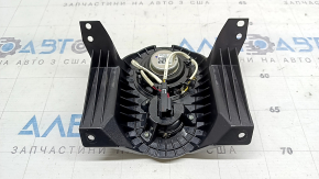 Front speaker in the dashboard of a Lincoln MKZ 13-20