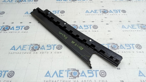 Jeep Renegade 19-23 right rear side door trim, crack, seal tear
