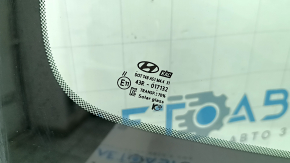 Hyundai Tucson 22-26 windshield with camera and humidity sensor, air along the edge, sand