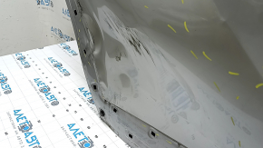 The bare rear right door of a Hyundai Tucson 22-26