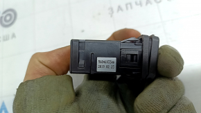 Jeep Renegade 20-23 115v Center Console Power Outlet