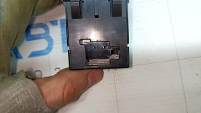 Jeep Renegade 20-23 115v Center Console Power Outlet