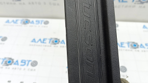 Black outer front right door sill plate for Hyundai Tucson 22-26, broken fasteners, scratches, whitened plastic