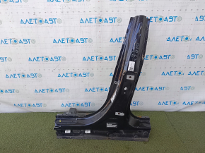 The central left body pillar of a BMW 3 G20 19-26 was sawed off.