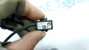 Microphone in the ceiling of the Jeep Renegade 20-