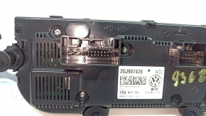 VW Jetta 19-26 heater control without heated seats, scratches on the glass