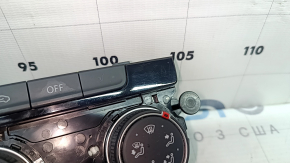 VW Jetta 19-26 heater control without heated seats, scratches on the glass