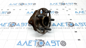 Rear right hub Lexus CT200h 11-17