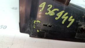 The right outer wing light cover for a 19-26 VW Jetta has a broken mount.