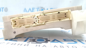 Lexus CT200h dash fuse box 14-17