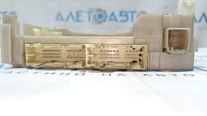 Lexus CT200h dash fuse box 14-17