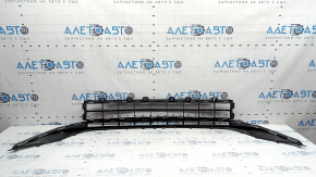 Lower grille of the front bumper VW Jetta 22-24 structure, dented, cracked, worn
