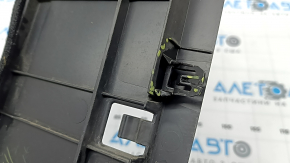 The lower radiator deflector of the Lexus CT200h 14-17 is broken and the fasteners are dented.