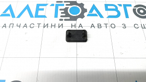 Left threshold mounting cap for Lexus CT200h 16-17