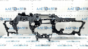 The lower dashboard frame of the Lexus CT200h 11-17