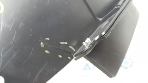 Kia Niro 23-26 front right fender liner cracked