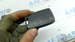 VW Jetta 20-26 4-button flip key with scratches