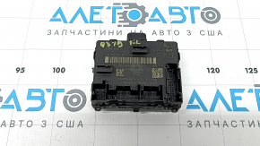 The front left door control unit of the Audi Q3 83A 19-25 has a broken mount.