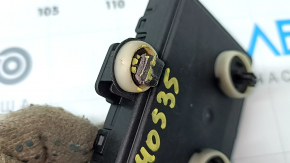 The front left door control unit of the Audi Q3 83A 19-25 has a broken mount.
