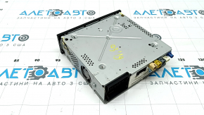 The head unit of the Audi Q3 83A 19-25 has broken fasteners.
