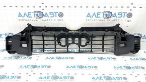 The grille frame of the Audi Q3 19-24 S-Line is broken.