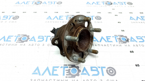 Rear left hub Hyundai Elantra 21 - rusty
