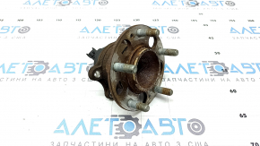 Rear right hub Hyundai Elantra 21 - rusty