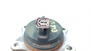 Rear right hub Hyundai Elantra 21 - rusty