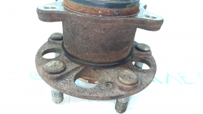 Rear left hub Hyundai Elantra 21 - rusty