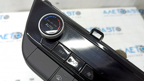 Climate control Hyundai Elantra 21-23 auto without heated seats, scratches