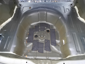 Hyundai Elantra 21-26 trunk tray on the body