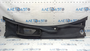 Plastic windshield wiper grille for the 2020-21 Audi Q7