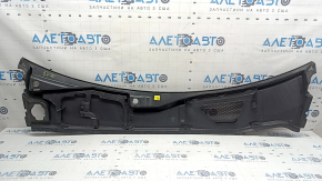 Plastic windshield wiper grille for the 2020-21 Audi Q7