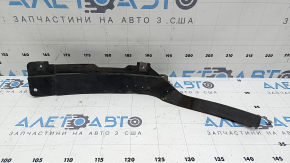 The front left fender flare on an Audi Q7 16-26 is worn out.