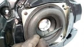 The membrane has come loose on the front left door speaker of the Audi A6 C7 12-18 Bose.