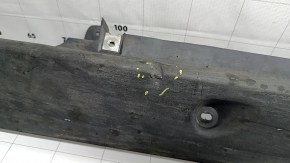 The right door sill protection for an Audi Q7 16-26 is worn.