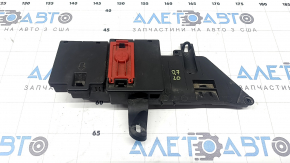 Audi Q7 20-26 battery distribution plate under the hood