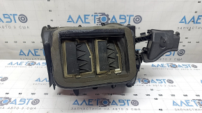 The bare heater housing and ventilation of the Audi Q7 20-26