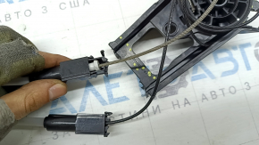 The sliding door mechanism (cable) of the rear right Toyota Sienna 21-26 has broken fasteners, broken cable fasteners