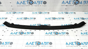 The front hood seal for the Audi Q5 80A 18-24 is broken.
