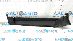 The rear right inner fender lining for the Audi Q5 80A 18-24 has a broken mount.