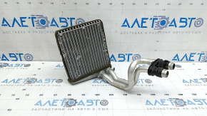 The heater radiator of the Audi Q3 8U 15-18 has dented honeycombs.