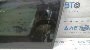 Rear right fixed glass window for Toyota Sienna 21-26 with chrome molding without curtain, tinted, glued